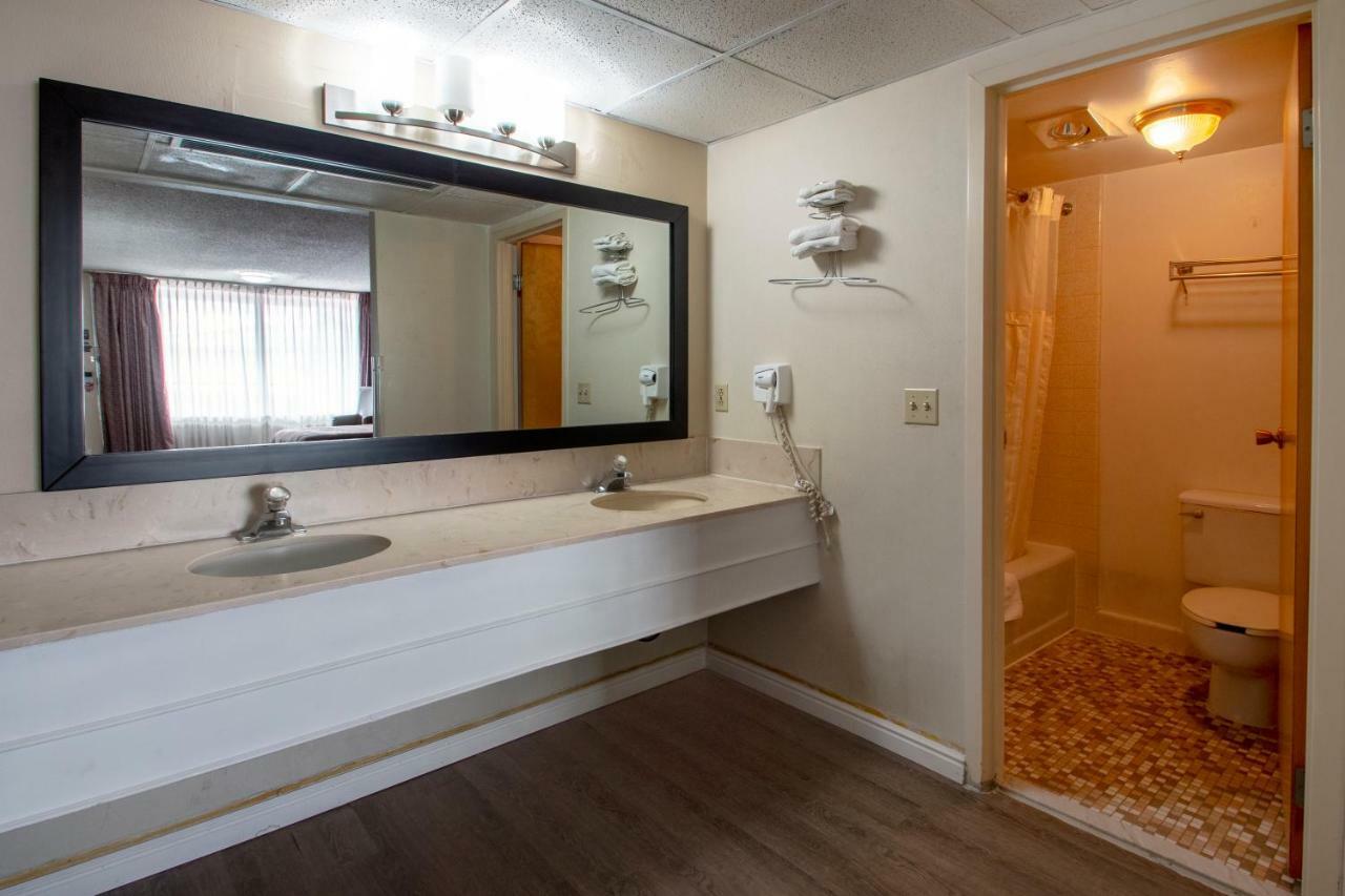Econo Lodge Elko Downtown Area Ngoại thất bức ảnh
